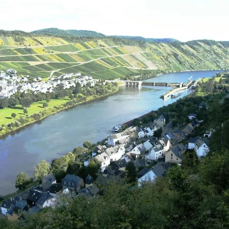 In Koevenig Mit Terrasse Und Grill Holiday home Krov
